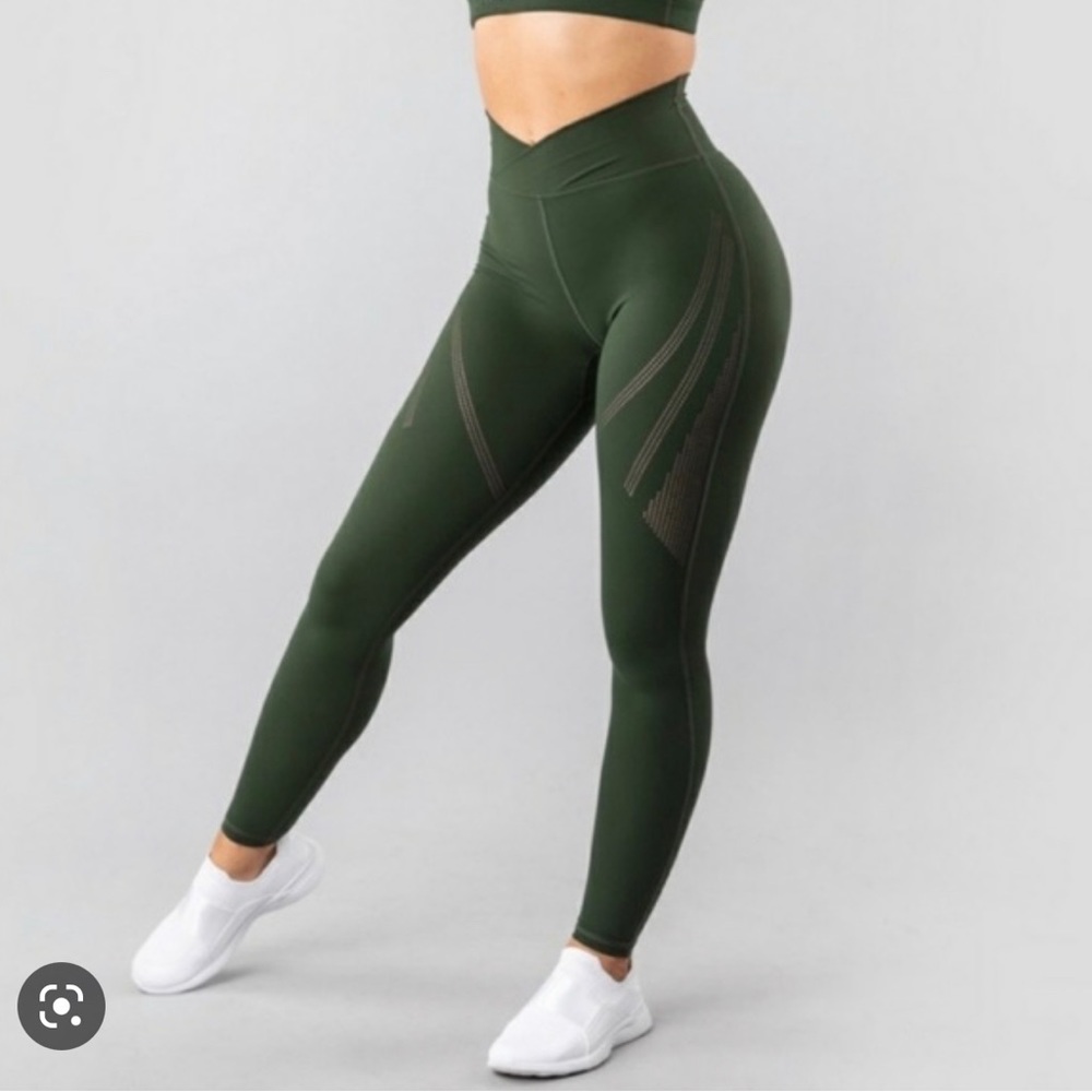 NEVER WORN - Surface Path Laser Cut legging - olive green - size medium